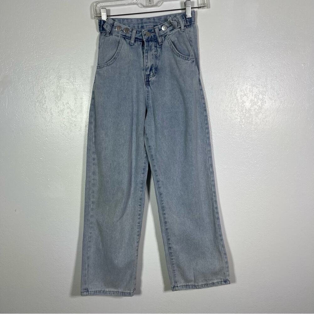 Cool High Waist, Wide Leg Light Wash Jeans, Size XS but measures to a 24.